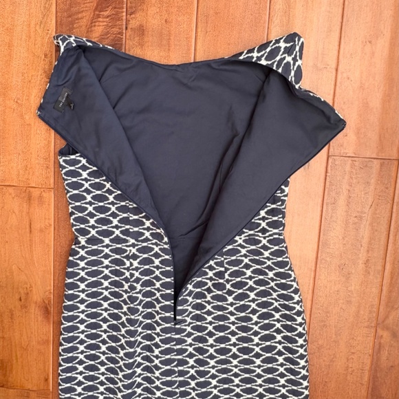 The Limited Sleeveless Sheath Dress Size 4 White/Navy - Picture 9 of 12